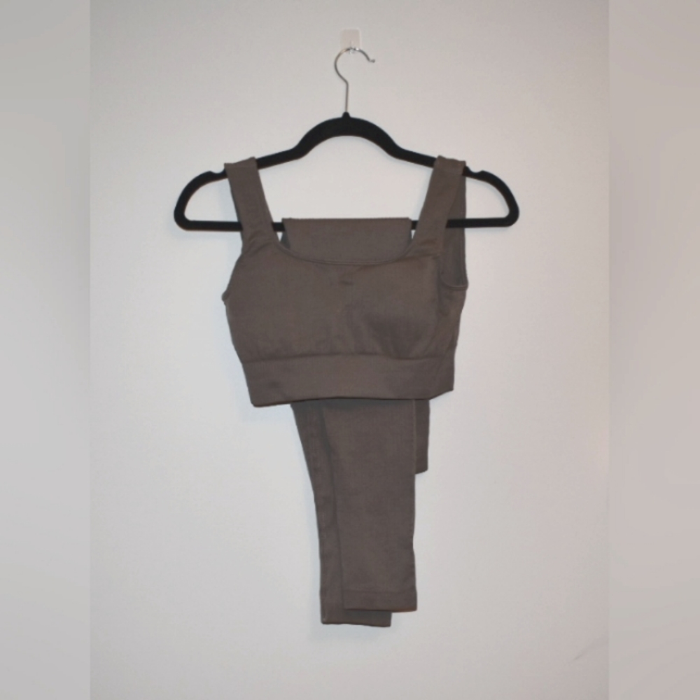 Ribbed work out set matching leggings and sports bra